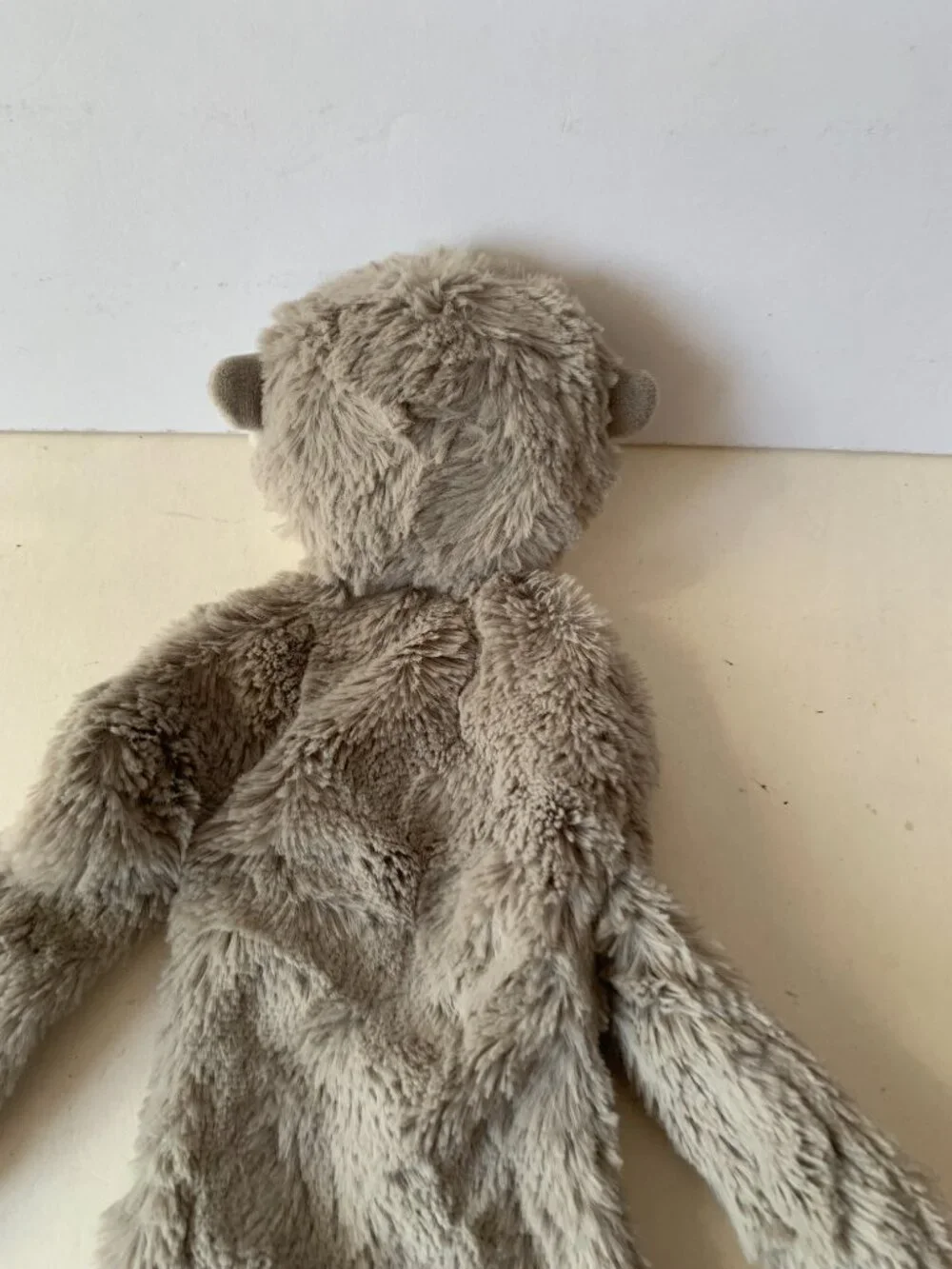 SLUMBERKINS LIGHT GRAY WHITE OTTER SNUGGER STUFFED ANIMAL PLUSH  18